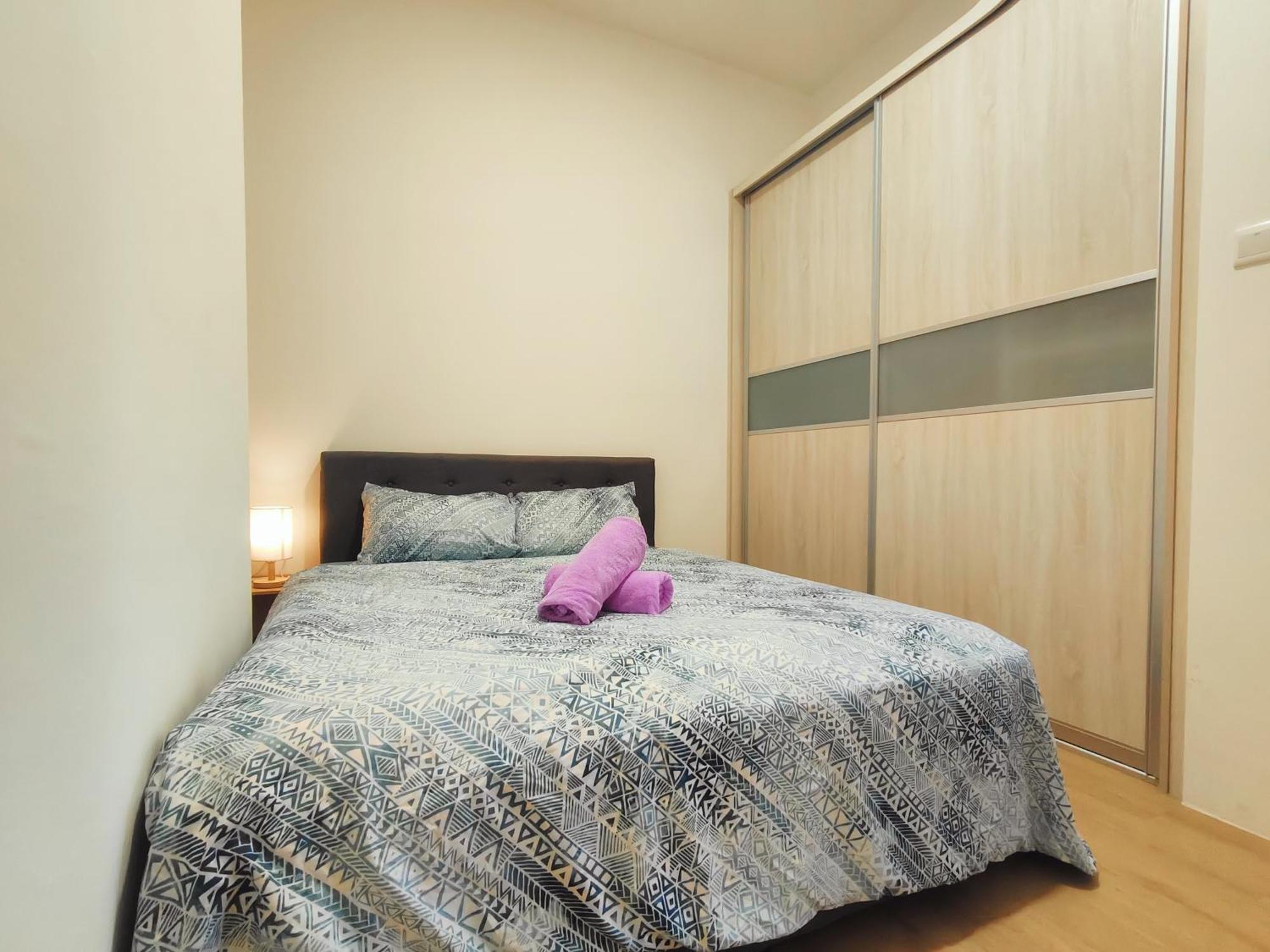 Apartment Gem Minimalist 2br 4beds Entire